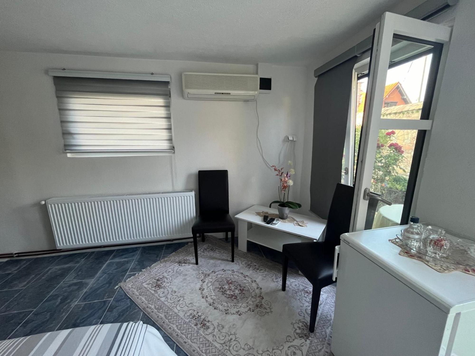 R&h Homestay Slankamen Vinogradi