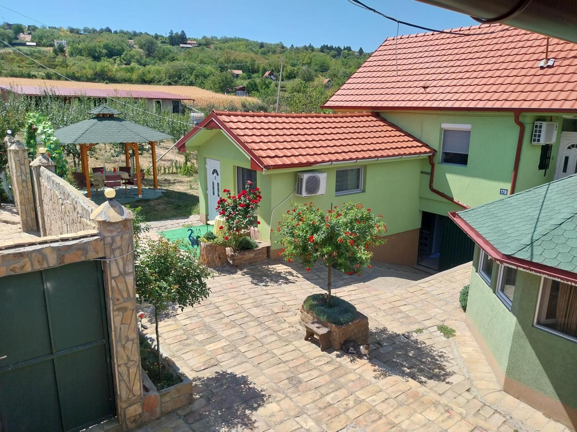 R&h Homestay